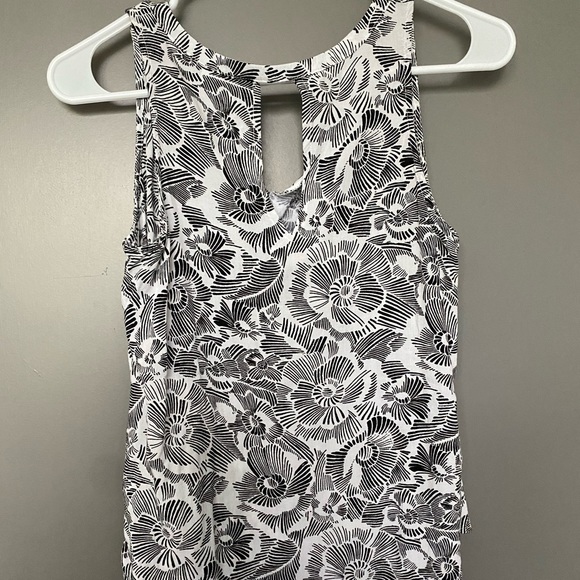 Old Navy Sleeveless Top - Picture 2 of 3